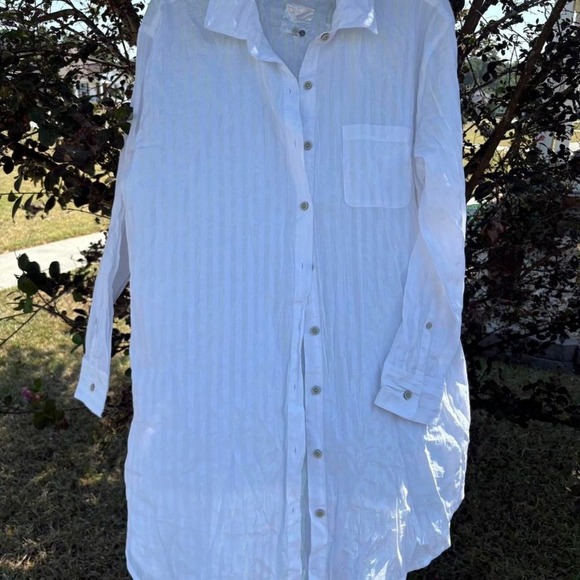 White Victoria's Secret button-up shirt with iridescent stripes. New with Tags - Picture 2 of 6